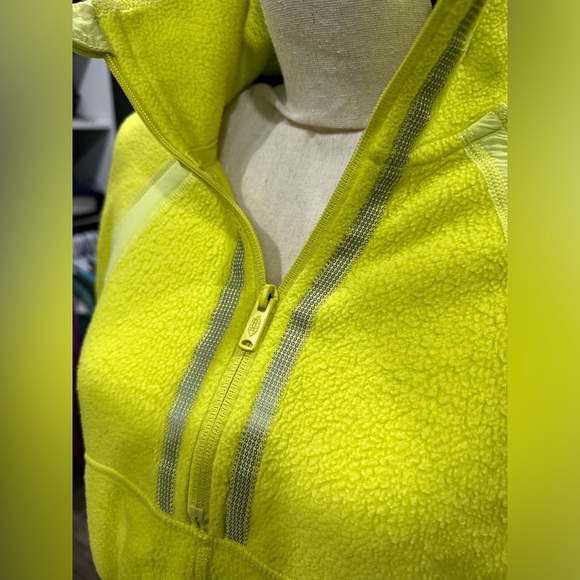 Free People Movement So Fly Half Zip Jacket in Margarita Size XS Green/Yellow - Picture 2 of 9